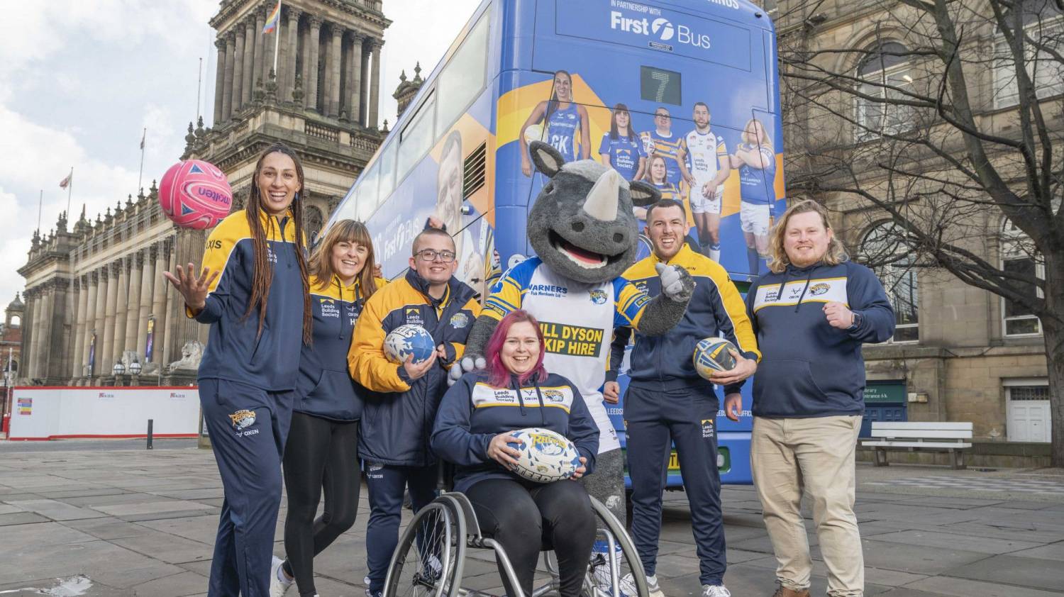 First Bus and Leeds Rhinos become partners to promote ‘One Team’
